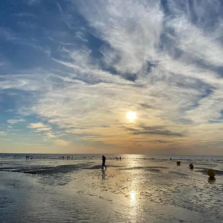 A 50m Reves Bleus Les Bains De