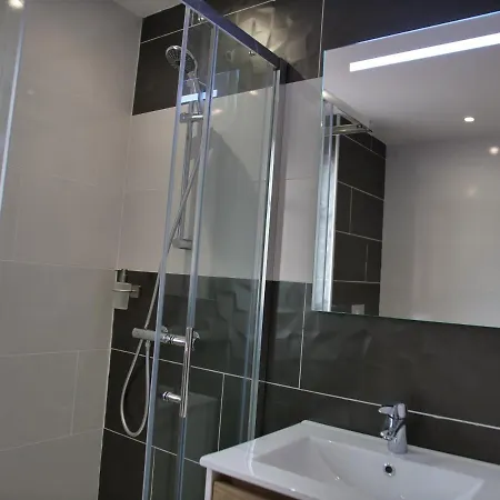 Apartment A 50m Reves Bleus Les Bains De *